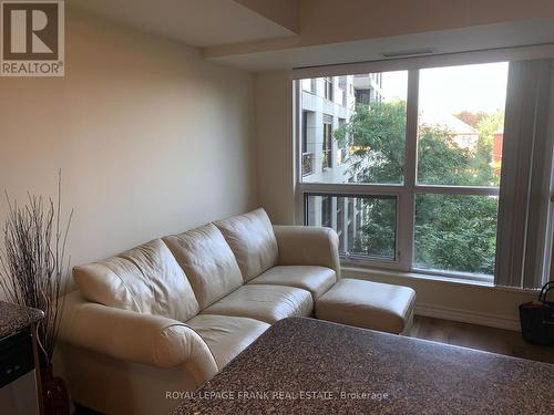 316 - 18 Harding Boulevard, Richmond Hill (Harding), ON - Indoor Photo Showing Living Room