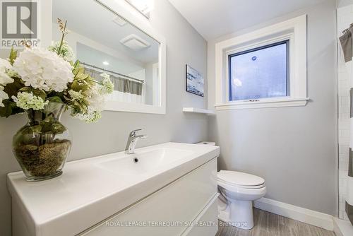 69 Ashmount Crescent, Toronto, ON - Indoor Photo Showing Bathroom