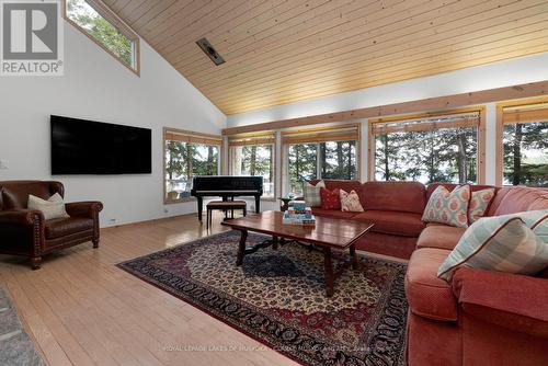 46 - 1211 Foreman Road, Muskoka Lakes, ON - Indoor Photo Showing Living Room