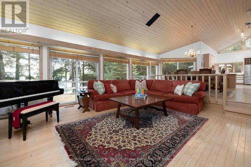 46 - 1211 Foreman Road, Muskoka Lakes, ON - Indoor Photo Showing Living Room