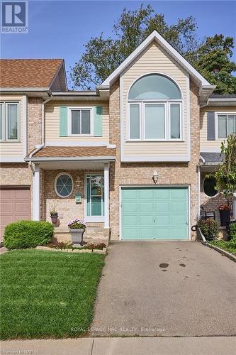 102 Woodside Square, Pelham (662 - Fonthill), ON - Outdoor With Facade