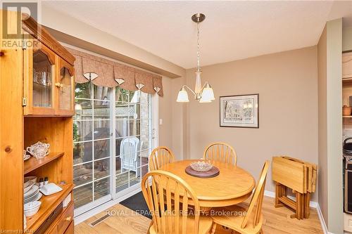 102 Woodside Square, Pelham (662 - Fonthill), ON - Indoor Photo Showing Dining Room