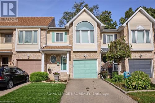 102 Woodside Square, Pelham (662 - Fonthill), ON - Outdoor With Facade