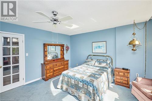 102 Woodside Square, Pelham (662 - Fonthill), ON - Indoor Photo Showing Bedroom