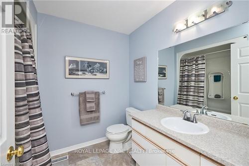 102 Woodside Square, Pelham (662 - Fonthill), ON - Indoor Photo Showing Bathroom