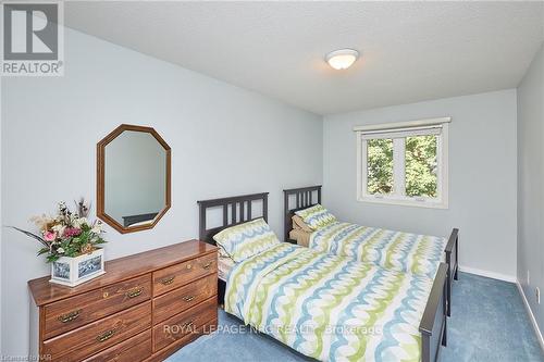 102 Woodside Square, Pelham (662 - Fonthill), ON - Indoor Photo Showing Bedroom