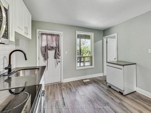 1383 Cannon St E, Hamilton, ON - Indoor Photo Showing Kitchen