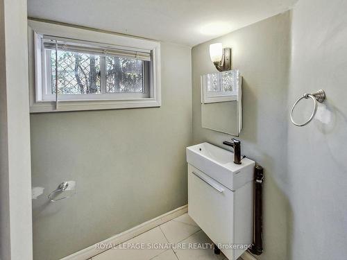 1383 Cannon St E, Hamilton, ON - Indoor Photo Showing Laundry Room