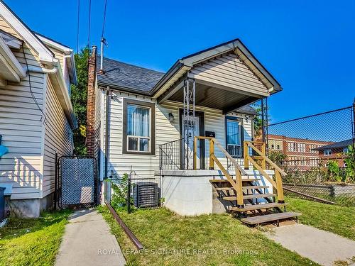 1383 Cannon St E, Hamilton, ON - Outdoor