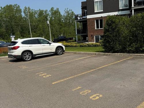 Parking - 104-327 Rue Ste-Catherine, Saint-Constant, QC - Outdoor