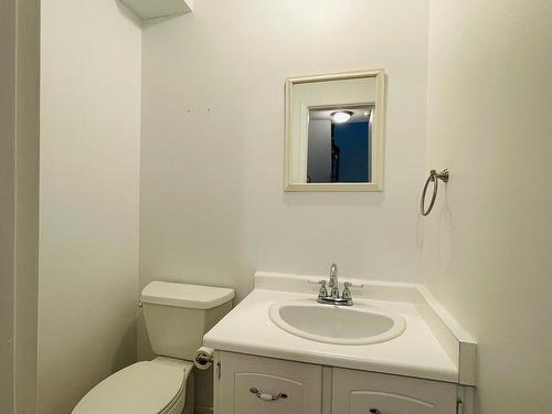 Salle d'eau - 102 Rue Viking, Dollard-Des-Ormeaux, QC - Indoor Photo Showing Bathroom