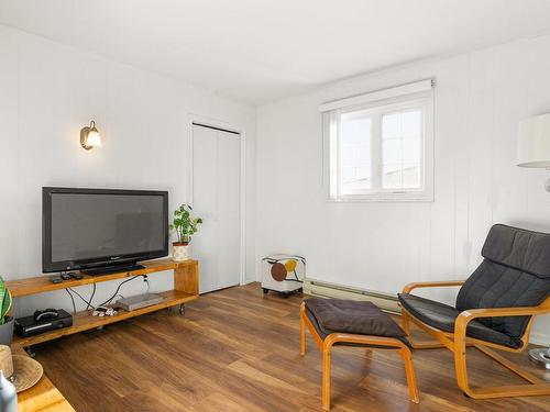 Chambre Ã Â coucher - 2632 Av. De La Montagne, Shawinigan, QC - Indoor Photo Showing Living Room