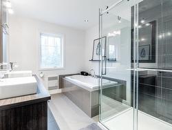 Ensuite bathroom - 