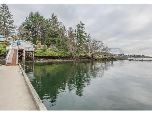 8 Pirates Lane, Protection Island, BC 