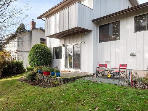 887 Denford Cres, Saanich, BC 