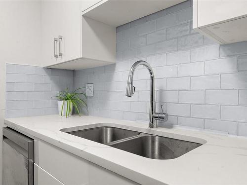 1101-327 Maitland St, Victoria, BC - Indoor Photo Showing Kitchen With Double Sink