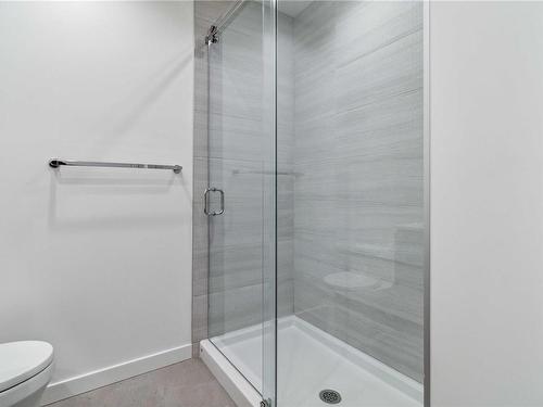 320-2000 Hannington Rd, Langford, BC - Indoor Photo Showing Bathroom