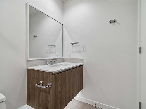 320-2000 Hannington Rd, Langford, BC - Indoor Photo Showing Bathroom