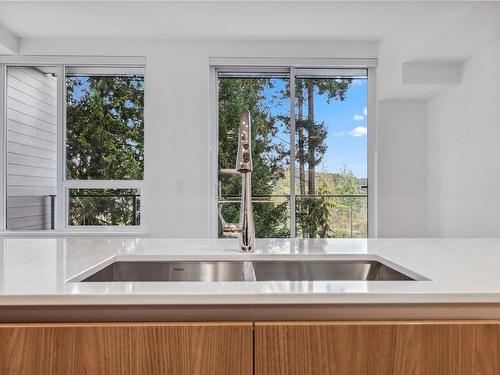 320-2000 Hannington Rd, Langford, BC - Indoor Photo Showing Kitchen With Double Sink