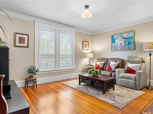 7 & 9 Boyd St, Victoria, BC - Indoor Photo Showing Living Room