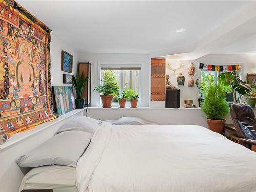 7 & 9 Boyd St, Victoria, BC - Indoor Photo Showing Bedroom