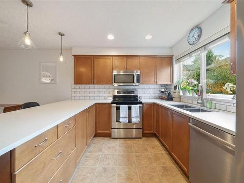 12-1405 Mallek Cres, Victoria, BC 