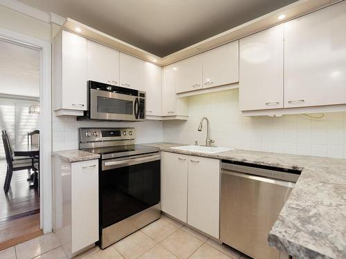 Cuisine - 20-555Z Montrose Drive, Beaconsfield, QC - Indoor Photo Showing Kitchen