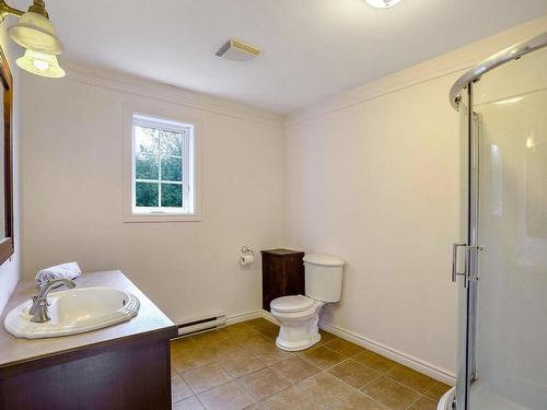 Salle de bains - 2725 Rue Dufour, Sainte-Julienne, QC - Indoor Photo Showing Bathroom