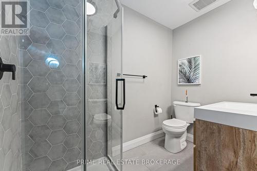 14 Warwick Avenue, Lambton Shores (Grand Bend), ON - Indoor Photo Showing Bathroom