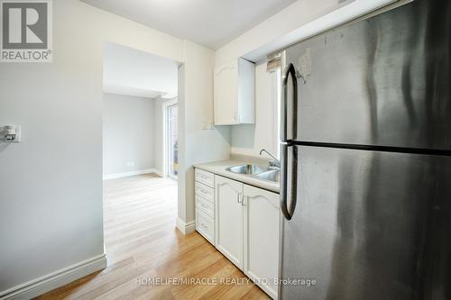 2023 Swan Street W, Innisfil, ON - Indoor Photo Showing Kitchen