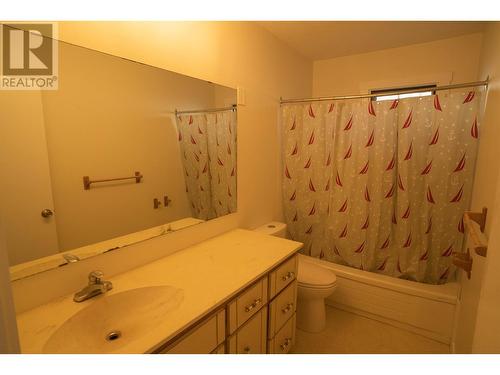 242 S Lyon Street, Prince George, BC - Indoor Photo Showing Bathroom