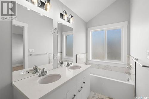 71 900 St Andrews Lane, Warman, SK - Indoor Photo Showing Bathroom