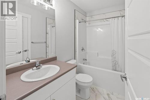 71 900 St Andrews Lane, Warman, SK - Indoor Photo Showing Bathroom