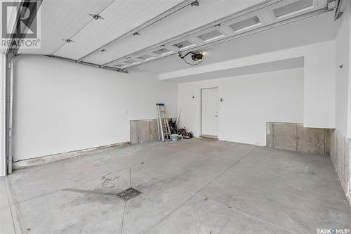 71 900 St Andrews Lane, Warman, SK - Indoor Photo Showing Garage