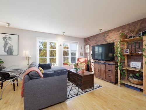 Salon - 3658 Rue Evelyn, Montréal (Verdun/Île-Des-Soeurs), QC - Indoor Photo Showing Living Room