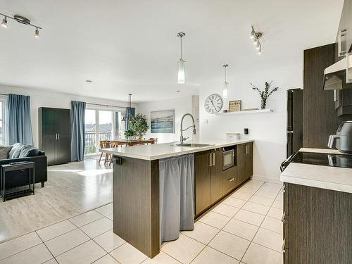 Kitchen - 303-400 Rue Du Maçon, Saint-Jérôme, QC - Indoor Photo Showing Kitchen With Upgraded Kitchen