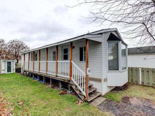 Exterior entrance - 49-4250 Rue Legault, Longueuil (Saint-Hubert), QC - Outdoor With Deck Patio Veranda