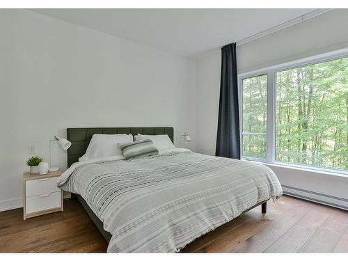 Chambre Ã Â coucher - 202-89 Rue Jones, Bromont, QC - Indoor Photo Showing Bedroom