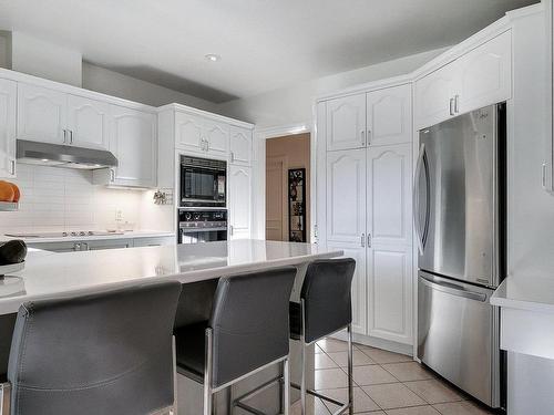 Dinette - 131 Av. De Dulwich, Saint-Lambert, QC - Indoor Photo Showing Kitchen With Upgraded Kitchen