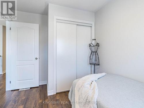 4885 Capri Crescent, Burlington, ON - Indoor Photo Showing Bedroom