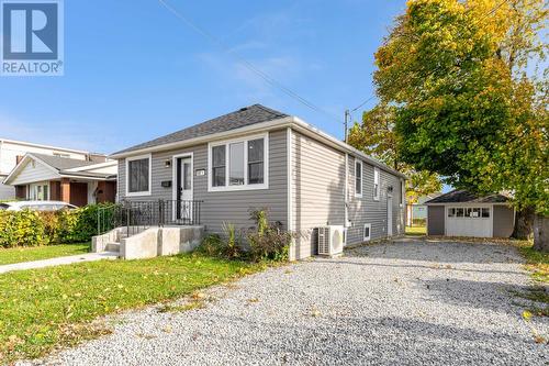 Lower - 68 1/2 Pine Street S, Thorold, ON - Outdoor With Facade