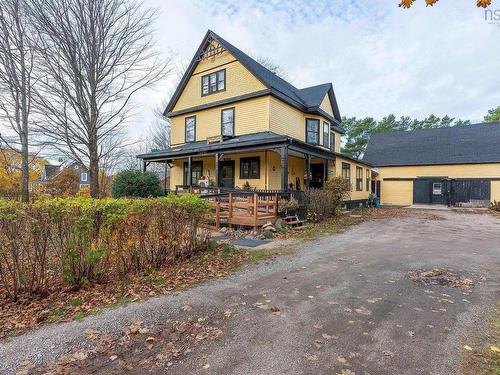 10251 1 Highway, Paradise, NS 