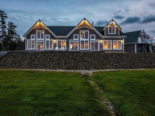 5199 Shore Road W, Parkers Cove, NS 