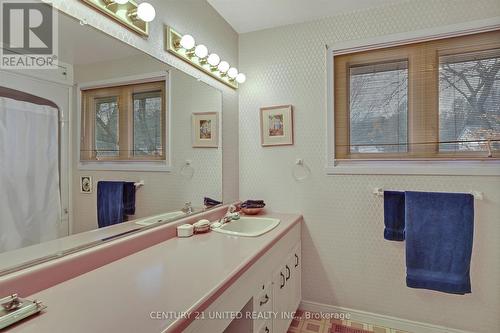 1188 Huron Street, Peterborough (Northcrest), ON - Indoor Photo Showing Bathroom