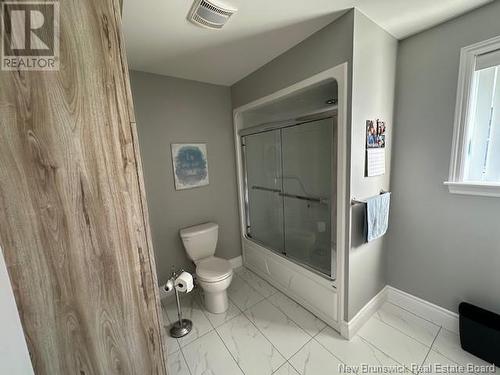 10 Malcolm Avenue, Campbellton, NB - Indoor Photo Showing Bathroom