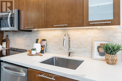 2506 - 33 Mill Street, Toronto, ON - Indoor Photo Showing Kitchen