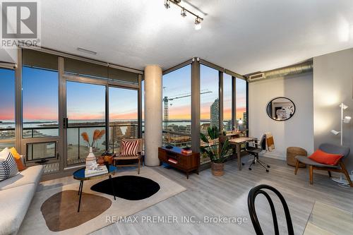 2506 - 33 Mill Street, Toronto, ON - Indoor Photo Showing Living Room