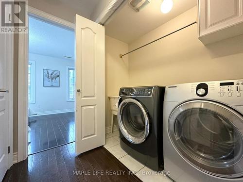 5 Hayes Lane, Toronto, ON - Indoor Photo Showing Laundry Room