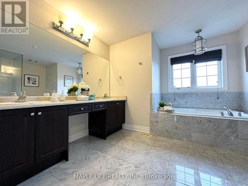 5 Hayes Lane, Toronto, ON - Indoor Photo Showing Bathroom