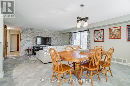 404 - 15390 Yonge Street, Aurora, ON - Indoor Photo Showing Dining Room